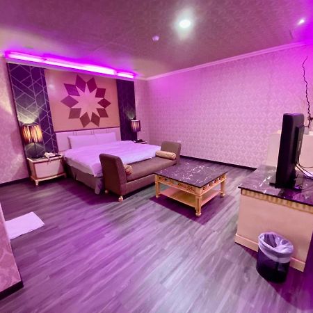 Huang Xing Motel Pingtung Экстерьер фото