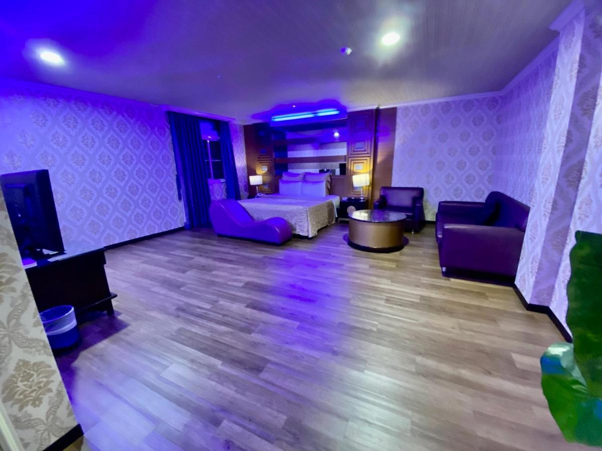 Huang Xing Motel Pingtung Экстерьер фото