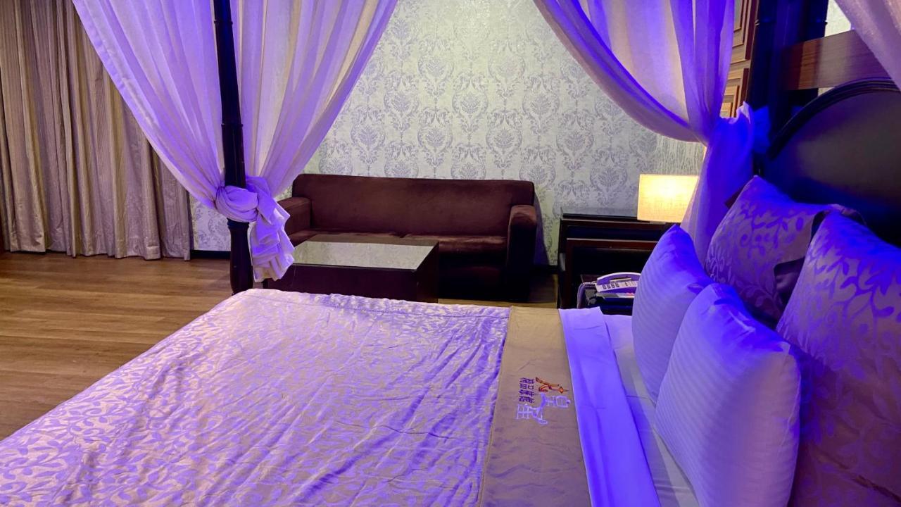 Huang Xing Motel Pingtung Экстерьер фото