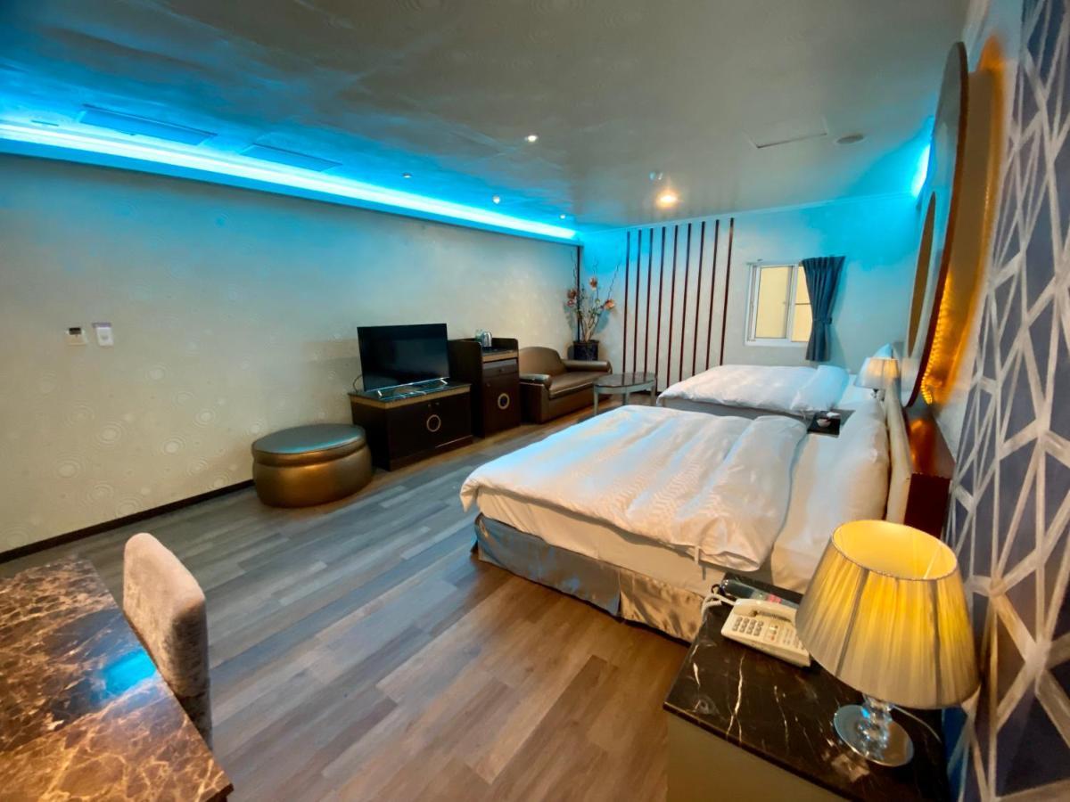 Huang Xing Motel Pingtung Экстерьер фото