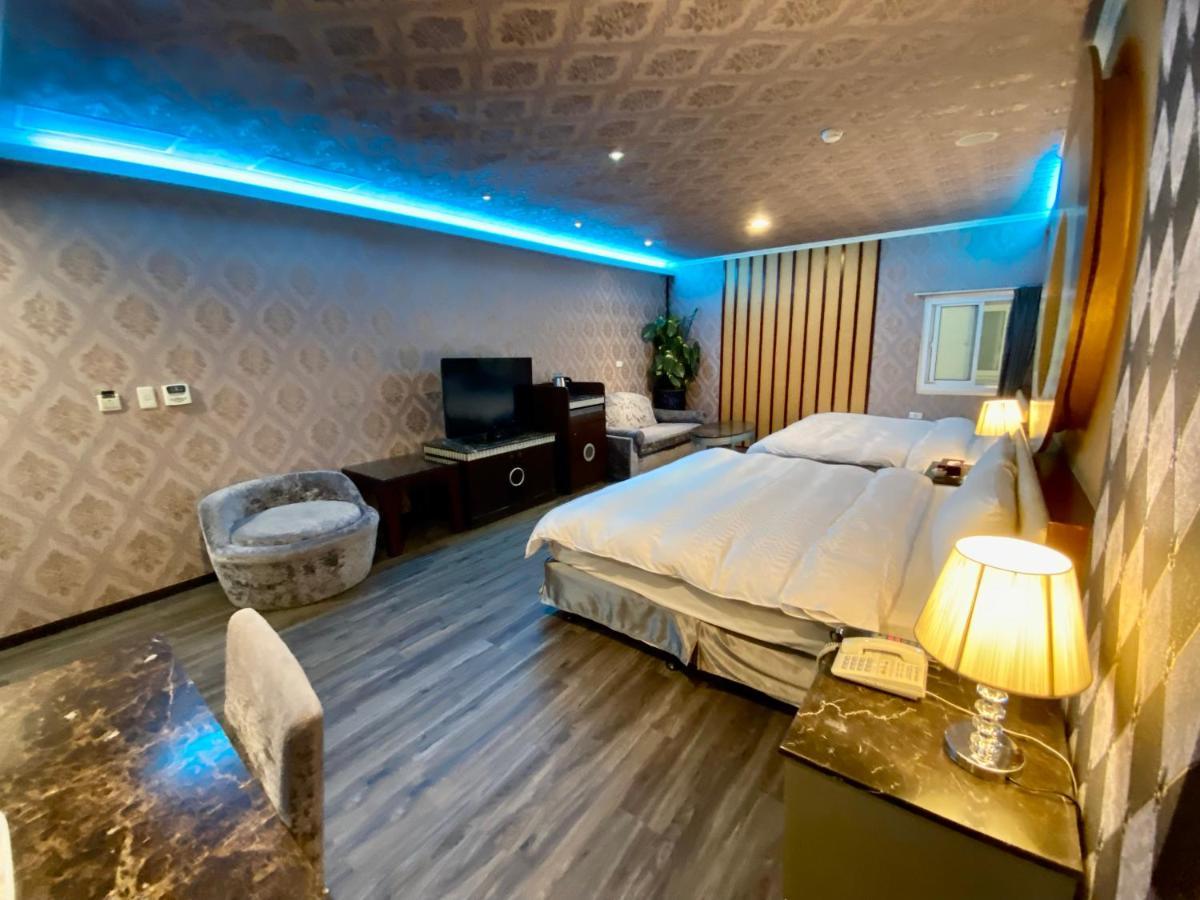 Huang Xing Motel Pingtung Экстерьер фото