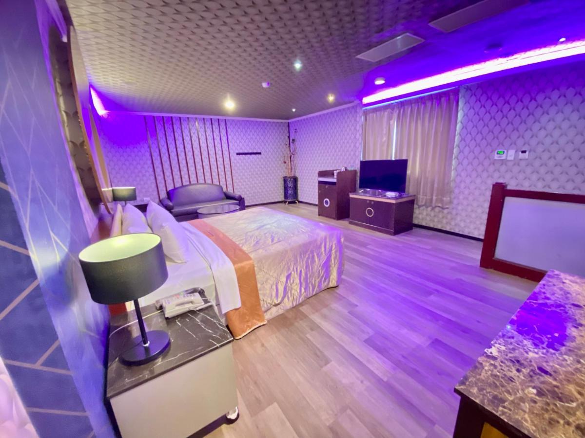Huang Xing Motel Pingtung Экстерьер фото