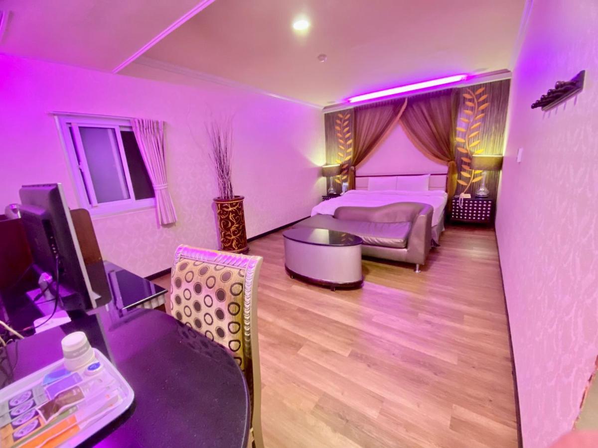 Huang Xing Motel Pingtung Экстерьер фото