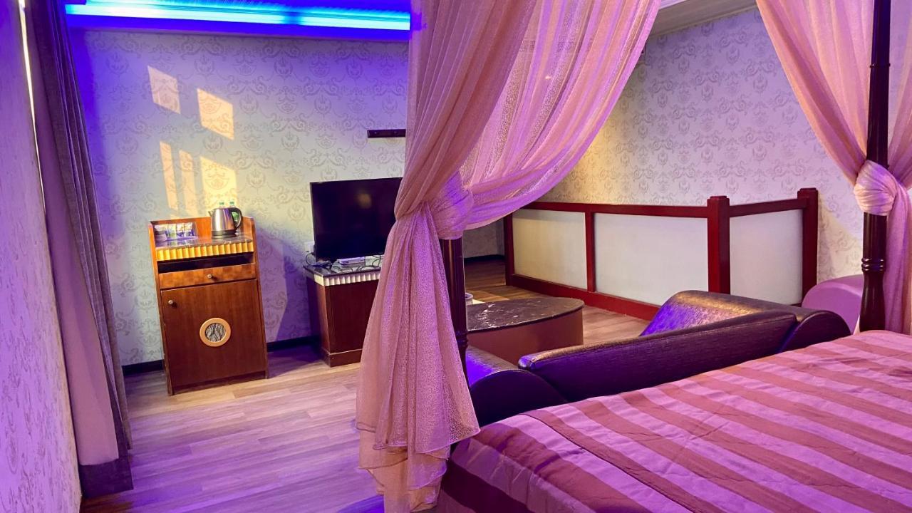 Huang Xing Motel Pingtung Экстерьер фото
