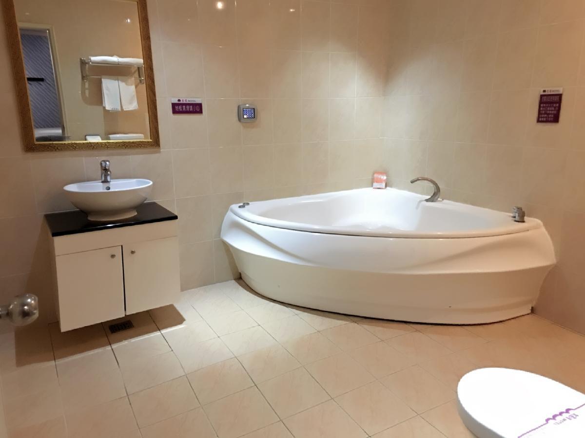 Huang Xing Motel Pingtung Экстерьер фото