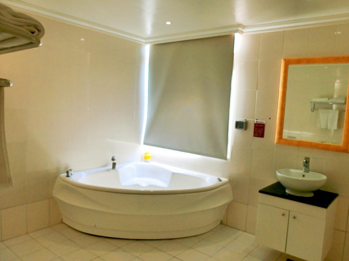 Huang Xing Motel Pingtung Экстерьер фото
