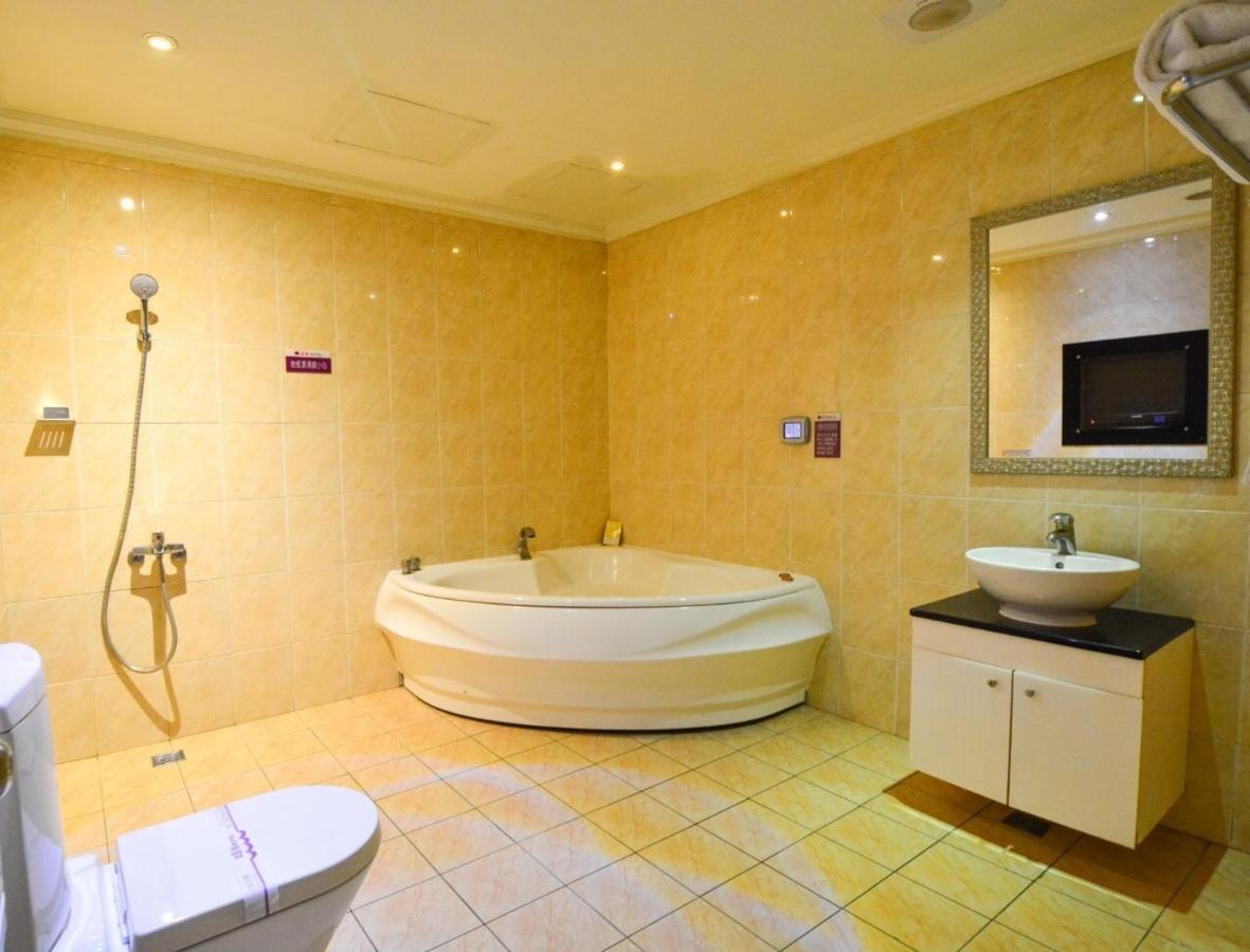 Huang Xing Motel Pingtung Экстерьер фото